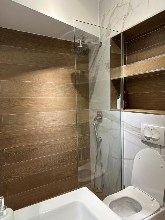 4Seasonsgea , Deluxe Studio , City Centre , Tirana Exterior photo