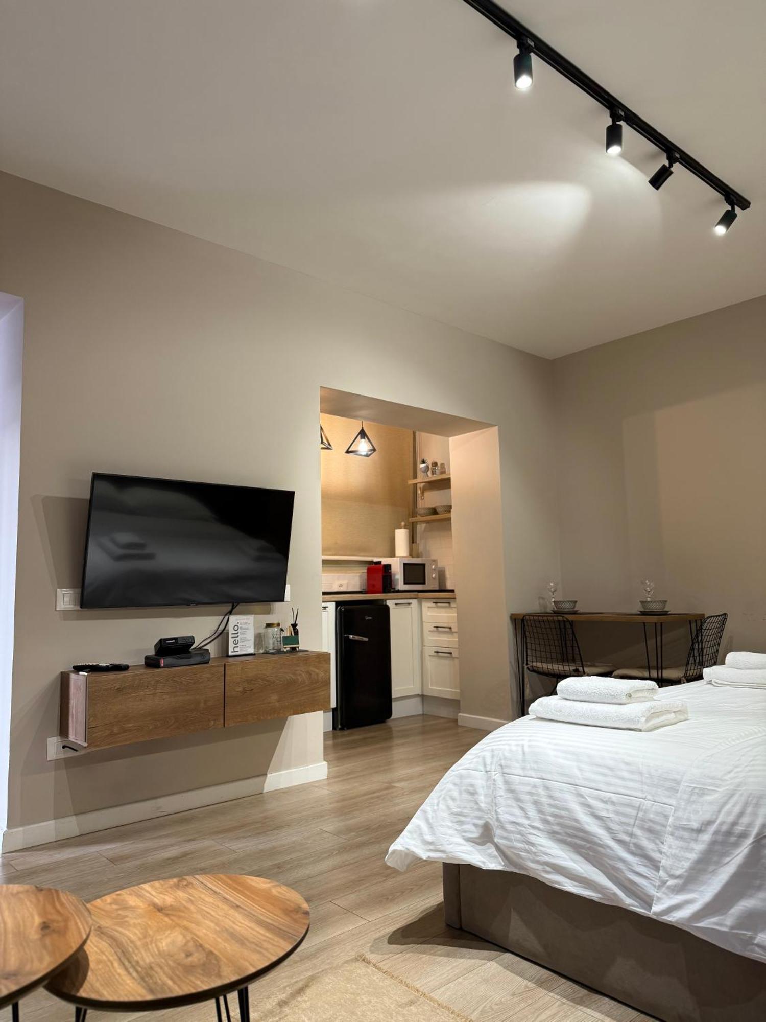 4Seasonsgea , Deluxe Studio , City Centre , Tirana Exterior photo